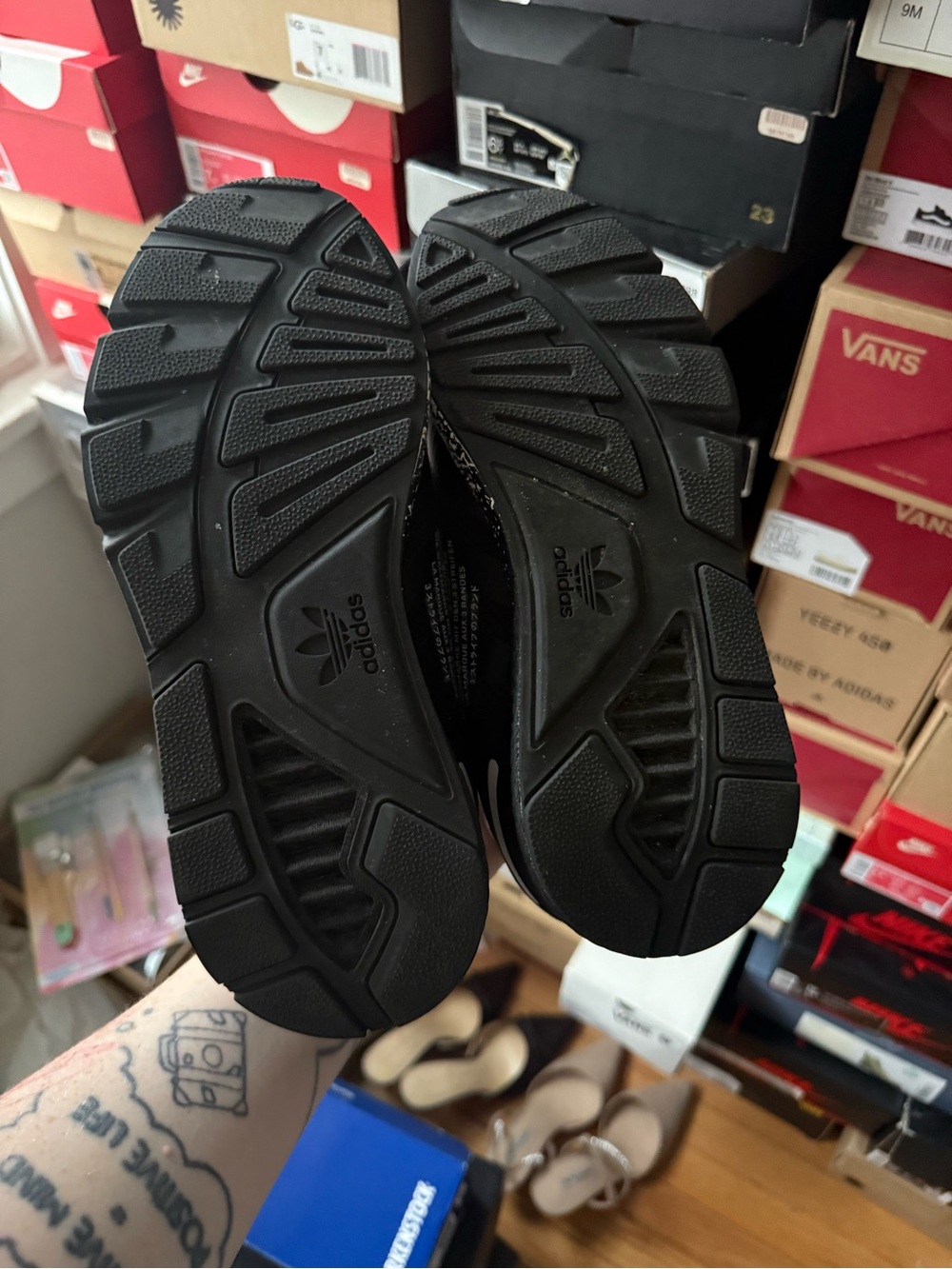 ADIDAS RUNNERS 7M - Picture 3 of 4